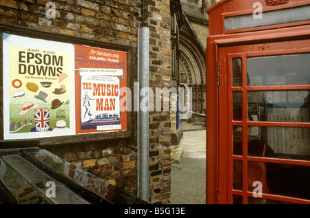 UK England Yorkshire York K6 Telefonzelle außerhalb Theatre Royal 1987 Stockfoto