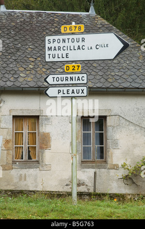 Straßenschild auf D 678 in Frankreich Stockfoto