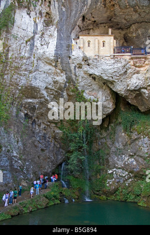 Heilige Grotte von Covadonga-Asturien Nordwestspanien Stockfoto