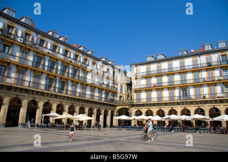 Die Plaza De La Constitución in der Stadt von Donostia San Sebastian Guipuzcoa baskischen Land Nordspanien Stockfoto