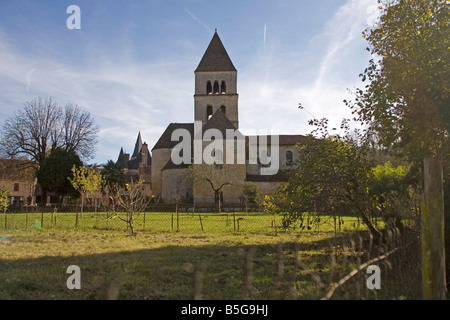 Kirche in St. Leon Sur Vézère.blue Himmel horizontale 87191 St Leon Sur Vézère Stockfoto