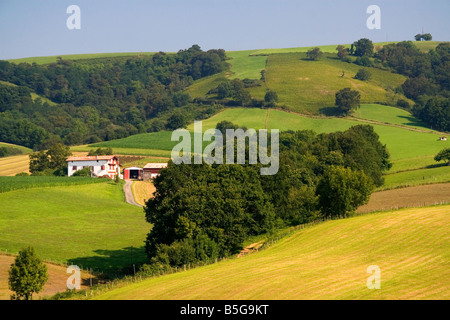 Ackerland in der Nähe von das Dorf von Ainhoa Pyrenäen Atlantiques französischen baskischen Südwest-Frankreich Stockfoto