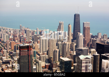 Ein Blick auf das John Hancock Center und Chicagos Innenstadt vom Sears Tower Skydeck Stockfoto