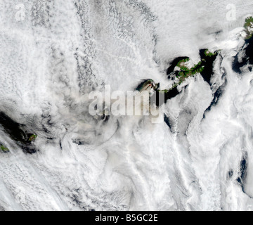 4. August 2008 - Plume von Okmok Vulkan, Aleuten-Inseln (am Nachmittag Überführung) um 00:35 UTC. Stockfoto