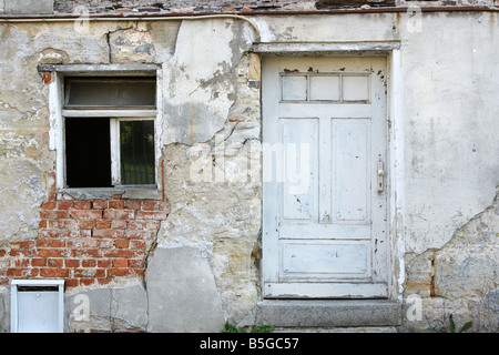 Ramshackled Haus - Konzept für die Speicherung in einer Bausparkasse Stockfoto