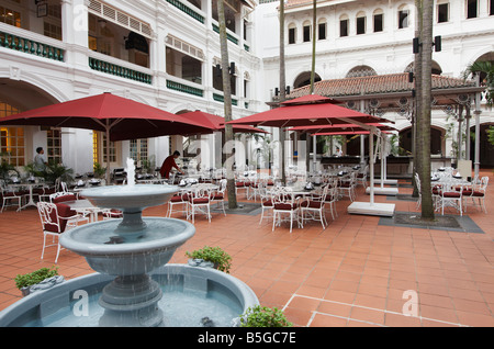 Gazebo Bar im Innenhof des Raffles Hotel Singapur Stockfoto