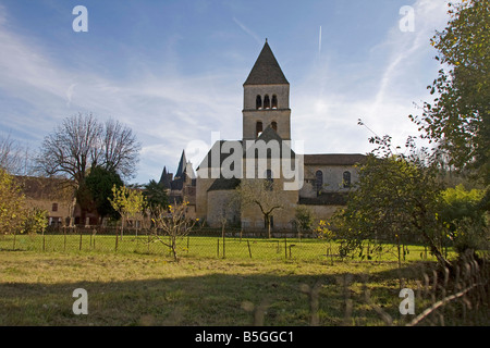 Kirche in St. Leon Sur Vézère.blue Himmel horizontale 87192 St Leon Sur Vézère Stockfoto