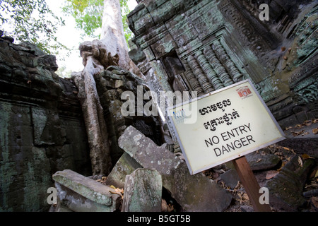 Geben Sie keine Zeichen in die überwucherten Tempel der Ta Prohm Tempel von Angkor, Siem Reap, Kambodscha Stockfoto