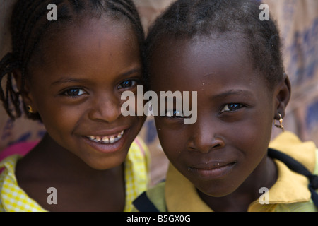 Kinder in der Durumi Marktbereich von Abuja, Nigeria in Westafrika Stockfoto