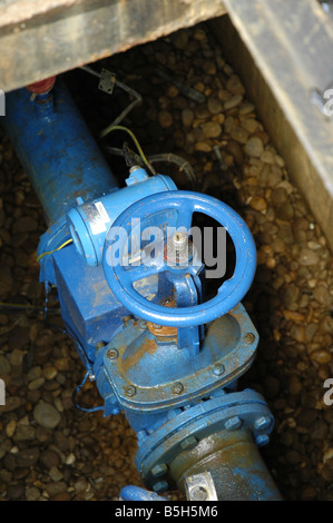 Eine Wasser motorisiert (remote) Ventil in einem Boden-Gehäuse Stockfoto