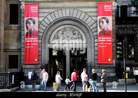 Eingang zum National Portrait Gallery in London Stockfoto