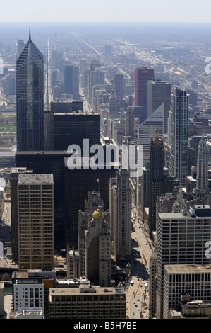 Panoramablick auf der Michigan Avenue und der Innenstadt (The Loop), wie gesehen von Hancock Tower, Blick nach Süden. Chicago. Illinois. USA Stockfoto