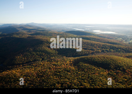 Berkshire Mountains nach Norden nach Vermont an einem frühen Morgen im Herbst Heißluftballon fahren Stockfoto