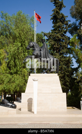 Mustafa Kemal Atatürk Statue in Fethiye Türkei; Er war der erste Führer der modernen türkischen Republik. Stockfoto