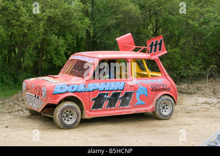 Mini-Banger Auto Smallfield Raceway Surrey Lager Rennwagen Stockfoto