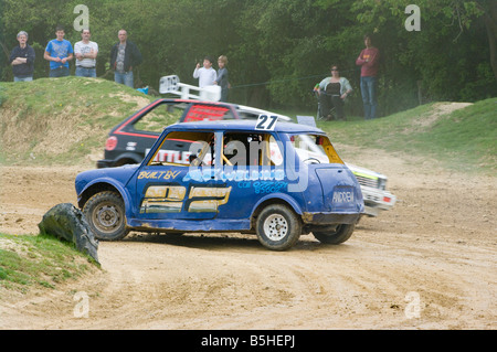 Banger Racing Mini Stockcars Rennen Smallfield Raceway Surrey Stockfoto