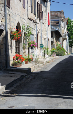 Die Hauptstraße von Verfeil Sur Seye, Tarn-et-Garonne, Frankreich Stockfoto