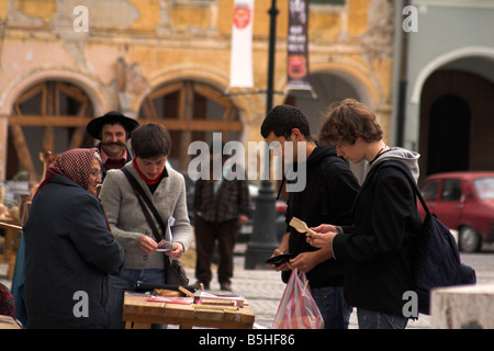 Rumänische traditionelles Handwerk, Marktstände, Sibiu, Siebenbürgen, Rumänien Stockfoto