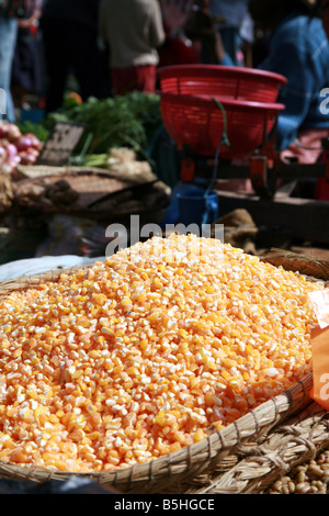 Mais auf dem Markt Analakely, Antananarivo in Madagaskar Stockfoto