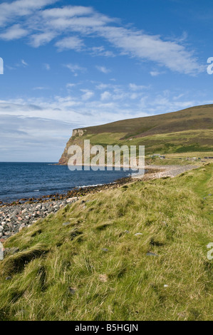 dh Rackwick Bay HOY ORKNEY Rackwick Bay Strand und Landzunge Klippen Küste Meer Küste Meer Stockfoto