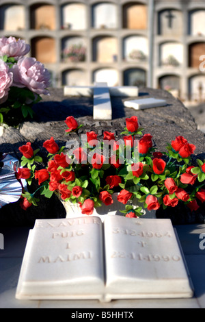 Grabkunst auf dem Friedhof von Sant Feliu de Guíxols, Katalonien (Spanien) Stockfoto