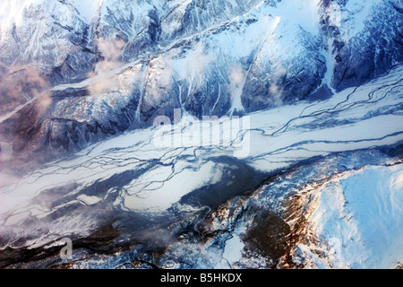Luftaufnahme des Gletscher-Küste-Berge und Flüsse in der subarktischen Stockfoto