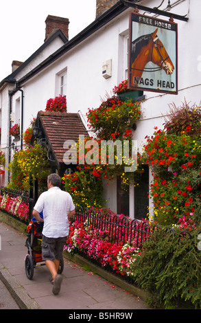 Außenseite des Nags Head Pub im ländlichen Markt Stadt der Usk Monmouthshire South Wales UK Stockfoto