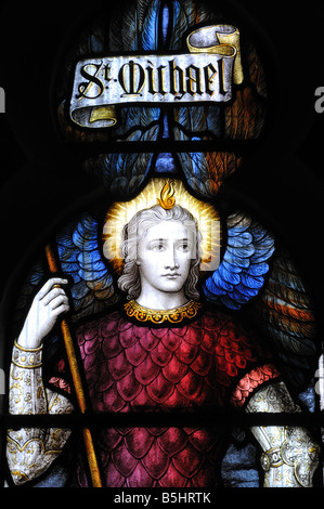 St. Michael Glasmalerei in St. Mary the Virgin Church, St. Briavels, Gloucestershire, England, UK Stockfoto