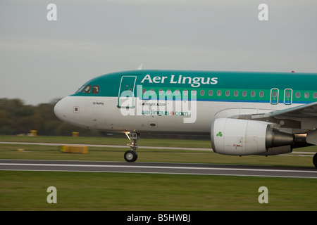 Aer Lingus Airbus A320 Twin Jet Flugzeug, Manchester Airport, North West, Großbritannien Stockfoto