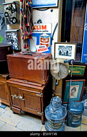 Plateia Avissynias Monastiraki Flohmarkt ist ein Flohmarkt in der Altstadt von Athen Stockfoto