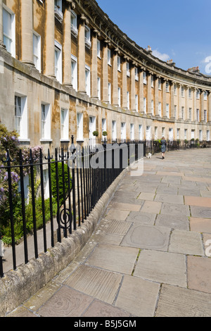 Georgianische Architektur in der Royal Crescent, Bath, BANES - Bestandteil der Bad-UNESCO-Welterbe Stockfoto