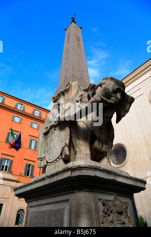 Obelisk von Santa Maria Sopra Minerva in Piazza Della Minerva Rome Italien Stockfoto