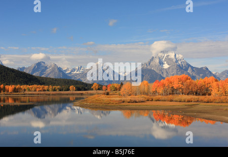 Mount Moran von Oxbow Bend. Mt. Moran ist Teil der Teton Bergkette im Grand Teton National Park, Wyomimg, USA Stockfoto