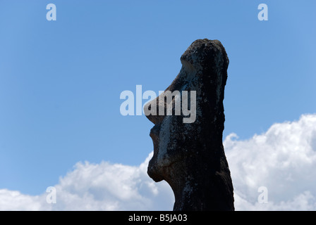 Eines der berühmtesten geschnitzte Köpfe der Osterinsel Stockfoto