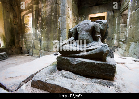 Kopflose Statue des Buddha in Prasat Preah Khan Tempeln von Angkor Siem Reap Kambodscha Stockfoto