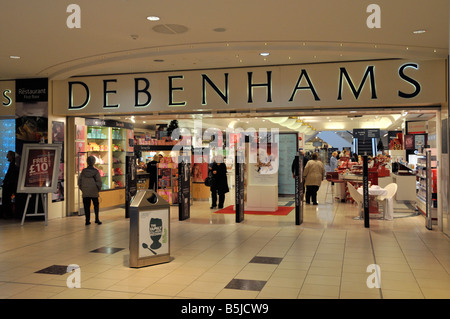 Debenhams speichern Eingang in West Thurrock Lakeside Shopping-Mall in der Weihnachtszeit Stockfoto