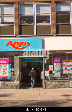 Argos speichern in Lowestoft, Suffolk, Großbritannien mit Kunden ins Geschäft Stockfoto