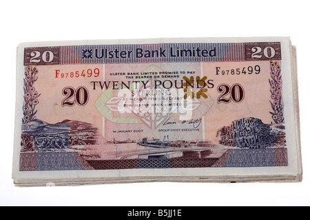 Stapel von 20 Pfund Sterling Nordirland Ulster Banknoten Bargeld ausgegeben Stockfoto