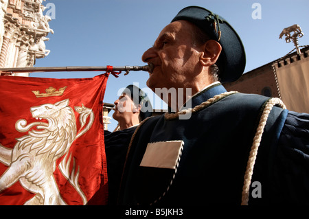 Musiker während der Votiva Straße Prozession, Palio, Siena, Italien Stockfoto