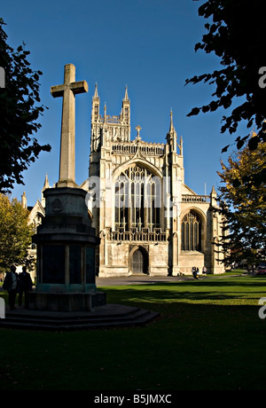 Die Westfassade der Kathedrale von Gloucester, Gloucester, England. Stockfoto
