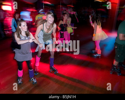 Rollschuh Disco an die Renaissance-Zimmer in London England UK Stockfoto
