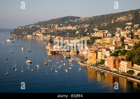 Hafen von Villefranche-Sur-Mer, Stadt und Küste, Villefranche, Côte d ' Azur, Frankreich Stockfoto