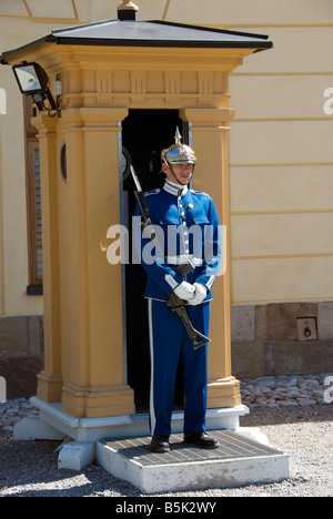 Sentry in einheitlichen Drottningholm Palace in der Nähe von Stockholm Schweden Stockfoto