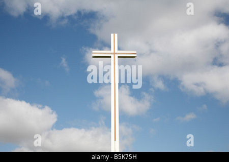 Rasen schneiden durch das päpstliche Kreuz im Phoenix Park Dublin 8 Irland http de Wikipedia Org Wiki Phoenix Park Stockfoto