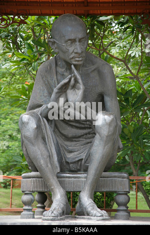 Juni 2008-Museum von Mahatma Gandhi Delhi Indien Bronze-Statue von Mahatma Gandhi Stockfoto