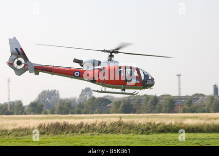 Westland-Aerospatiale Gazelle HT-3 XW858 G-Massenspeicher Hubschrauber im Endanflug zu landen Stockfoto