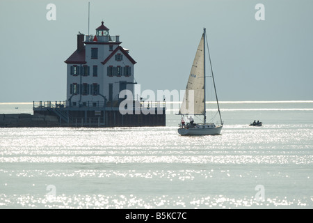 Lorain Hafen Leuchtturm in Lorain Ohio am Ufer des Eriesees Stockfoto