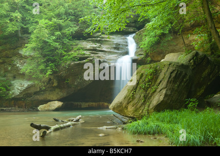 Lower Falls Wasserfall am alten Mann s Höhle in Hocking Hills State Park in der Nähe von Logan Ohio Stockfoto