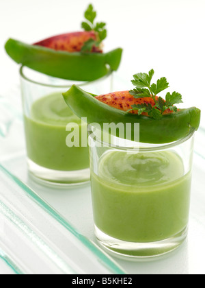 Fava Bohnen Erbsensuppe Vorspeisen redaktionelle Feinkost Stockfoto