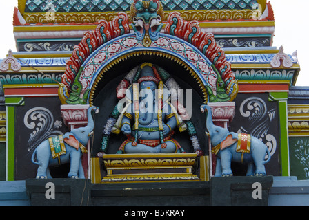 GESCHNITZTE GOPURAM PILLAYARPATTI GANESA TEMPEL TAMILNADU Stockfoto